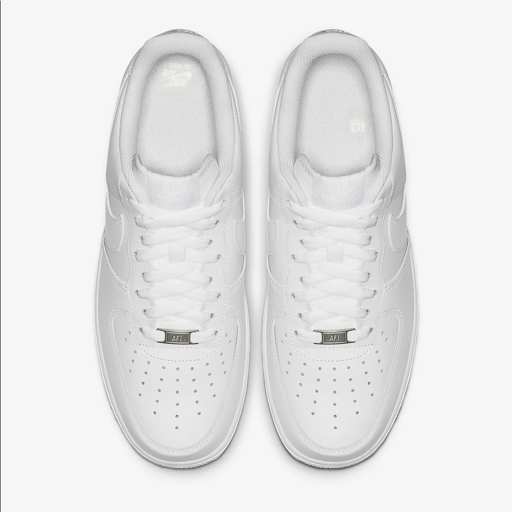 Nike Air Force 1 size 8 Women (39 European) - Picture 2 of 5